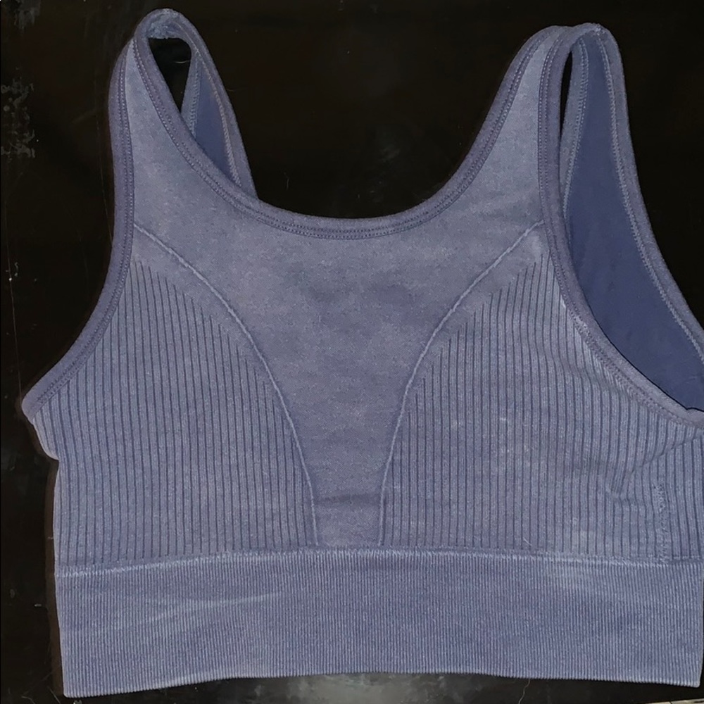 Profit seamless sports bra